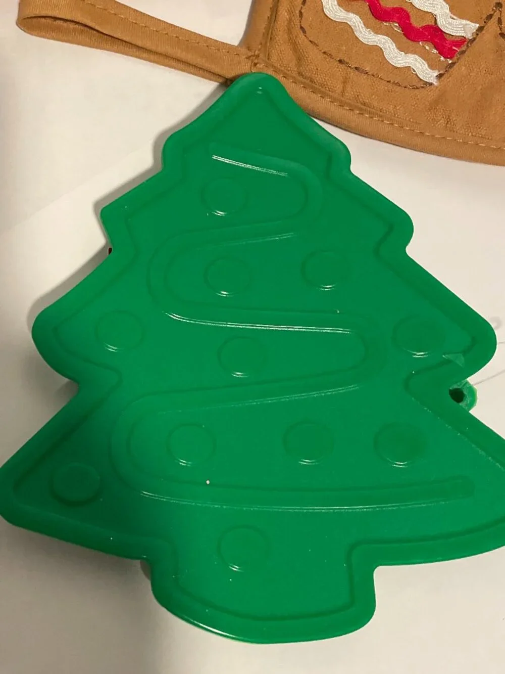 Holiday Time Gingerbread Men Hot Pad Christmas Tree Mitten Silicone Spoon Rests